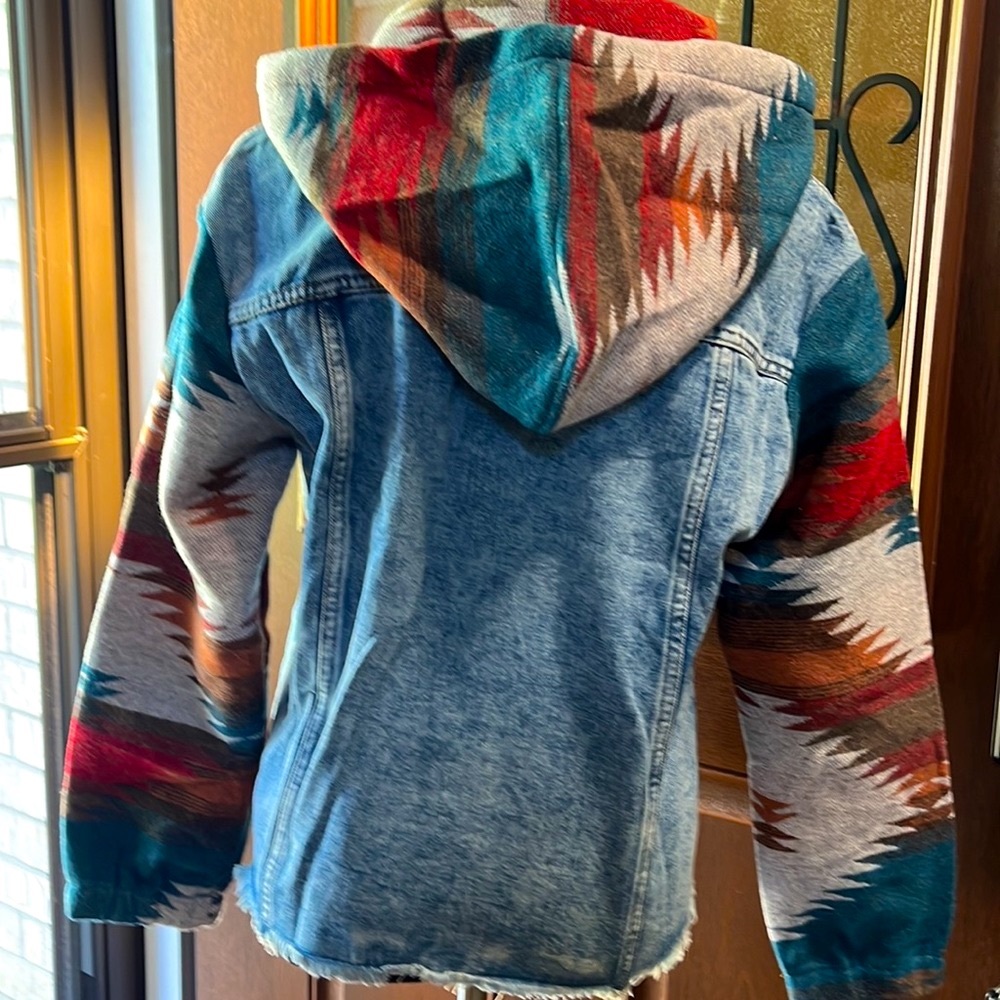 🎁 Blue🌵Aztec Print Distressed Hem Denim Jacket - Picture 6 of 16